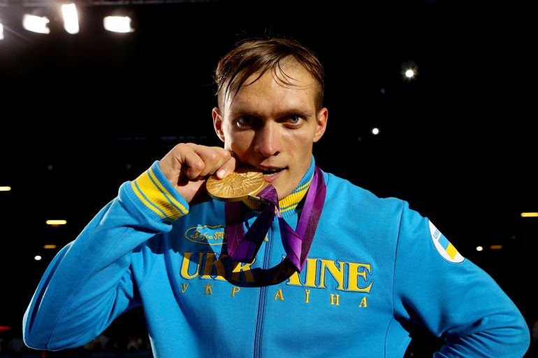 Usyk cieszący się ze złota olimpijskiego