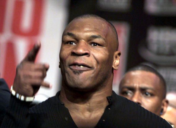 Mike Tyson po szamotaninie z Lennoxem Lewisem