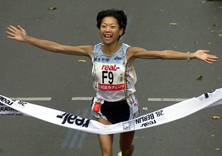 Naoko Takahashi łamie barierę 2:20 w maratonie. Fot. PAP/DPA/STEPHANIE PILICK