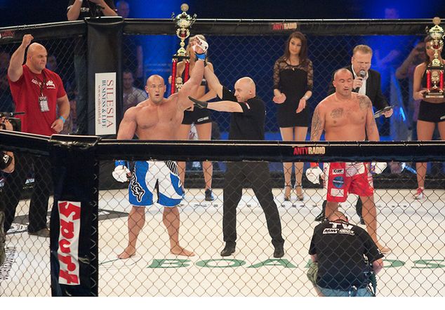 Robert Burneika nieoczekiwanie zadał trzecią porażkę Marcinowi Najmanowi w MMA