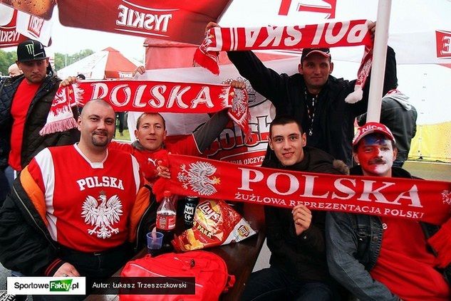 Polscy kibice jeżdżą za swoimi ulubieńcami po całym świecie i wierzą, że rok 2013 przyniesie jeszcze większe sukcesy niż 2012.