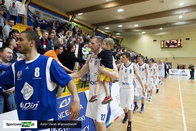 W poprzednich rozgrywkach SIDEn zawiódł na całej linii