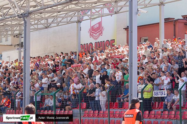 Mecze Chojniczanki z Arką przyciągają na stadion wielu kibiców