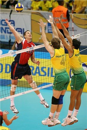 Riley Salmon w barwach reprezentacji USA / Foto: FIVB