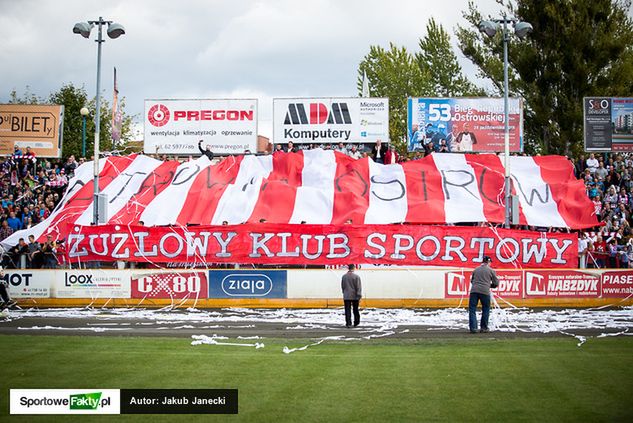 W Ostrowie znów następuje zmiana "żużlowego szyldu". Kibice na przestrzeni lat dopingowali już różnym klubom