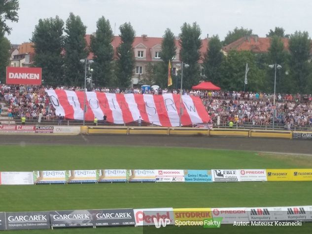 Świetna atmosfera na trybunach w Ostrowie