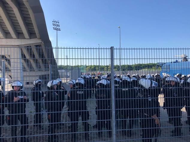 Siły policyjne gotowe na spotkanie. Będzie gorąco.