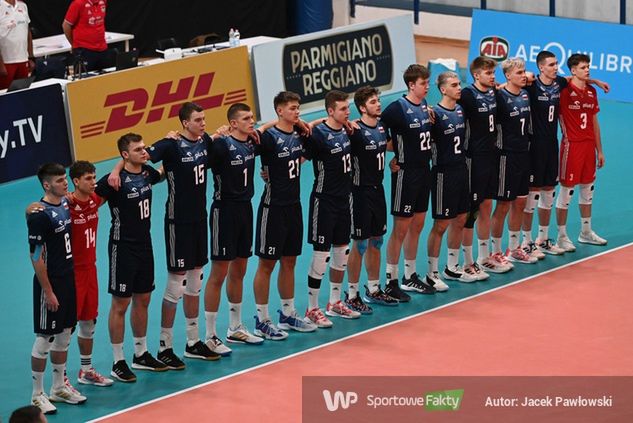 Mat. prasowe CEV/ Na zdjęciu: reprezentacja Polski U-20, Dominik Czerny (nr 13, w środku)