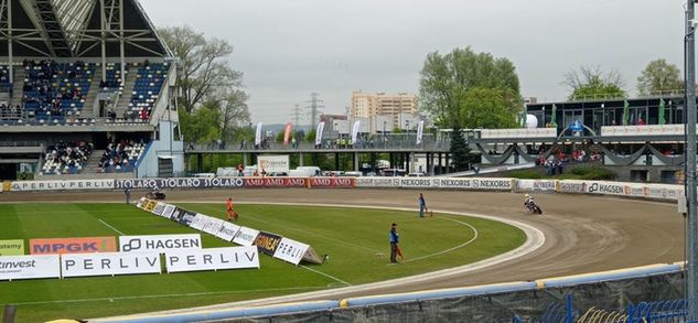 Zawodnicy Optibet Lokomotivu Daugavpils podczas próbu toru (fot. Stanisław Wrona / WP SportoweFakty).