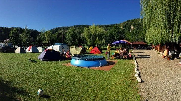 Rafting & Via Ferrata Base Camp Vadu Crișului – Vadu Crişului, România