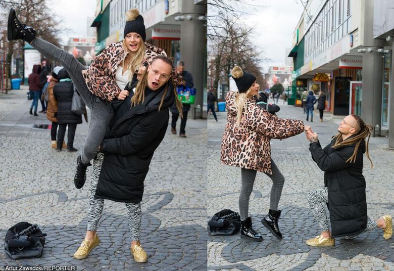 2Fit Loversi wyginają się na ulicy