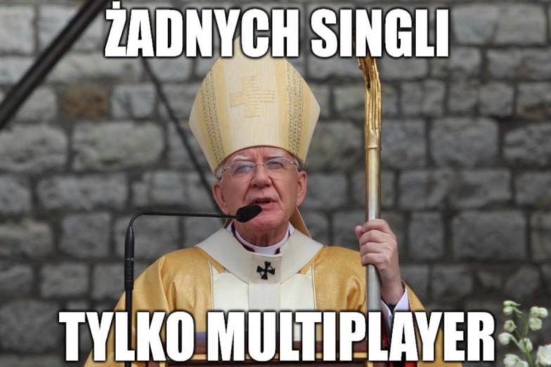 "Ideologia singli" - memy. Internauci bezlitośni po słowach abp Jędraszewskiego