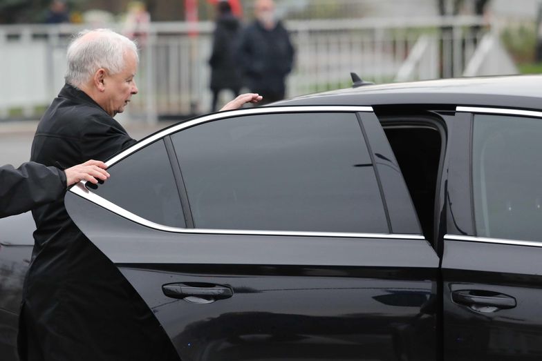 Tak Kaczyński jeździ do kościoła. Ale konwój!
