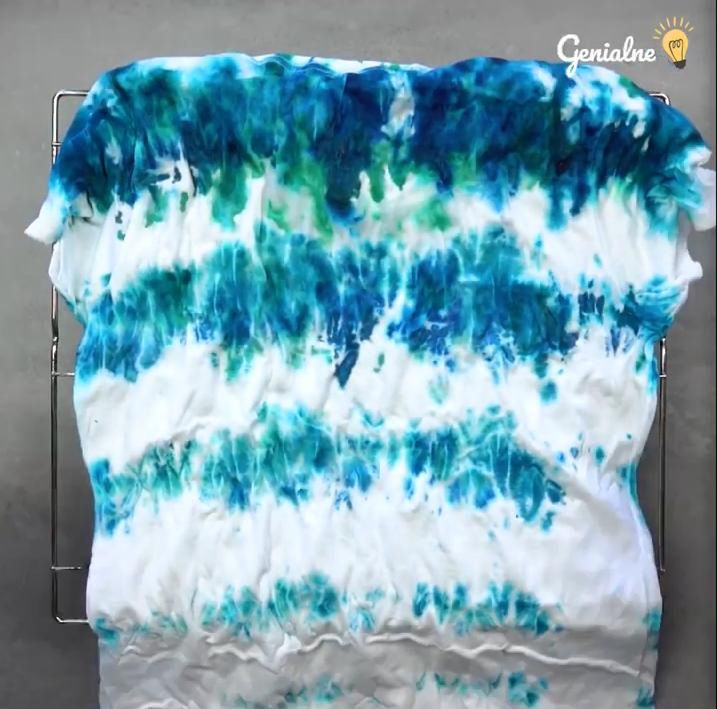 Farbowanie Ubrań Metodą Tie Dye 6 pomysłowych sposobów na farbowanie koszulki metodą "tie-dye" - Genialne