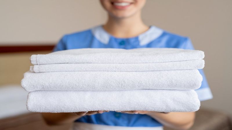 Wybielanie ręczników. Fot. Freepik.com