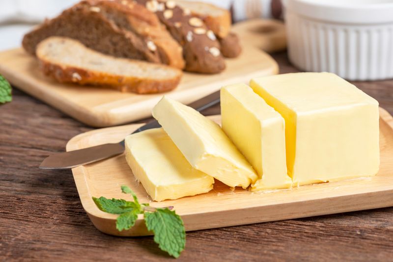 Odpowiednie przechowywanie masła to klucz do jego miękkości, świeżości i smaku, fot. freepik