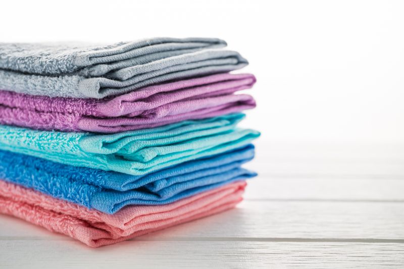 Dlaczego ręczniki po praniu śmierdzą?, fot. Freepik