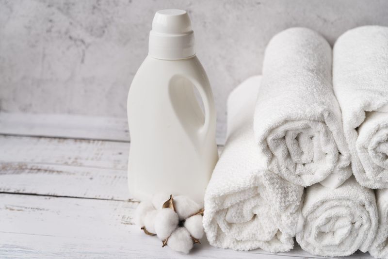 Dlaczego ręczniki śmierdzą? fot. freepik
