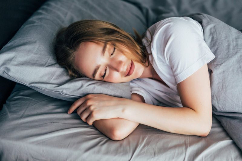 Domowe sposoby na bezsenność pomogą zasnąć bez problemu, fot. freepik