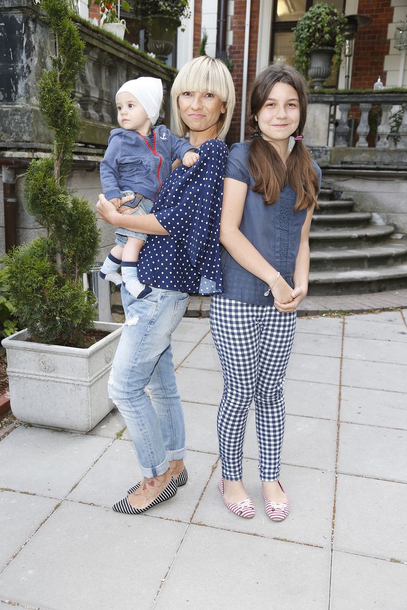 Marzena Sienkiewicz z dziećmi i mężem wyjechała za granicę