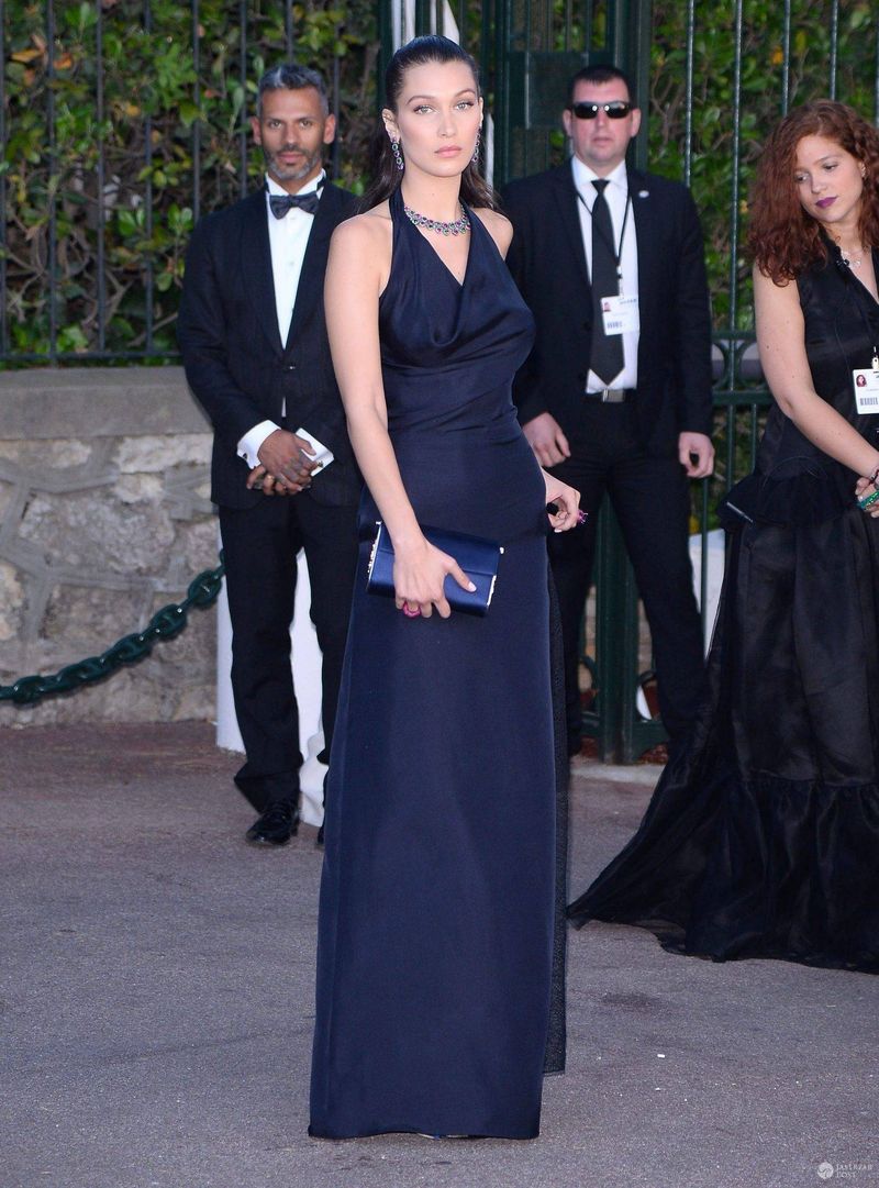 Kreacja: Dior. Bella Hadid, 23. gala amfAR, festiwal w Cannes 2016 (fot. ONS)