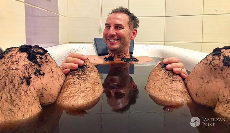 Krzysztof Gojdź pokazał zdjęcie z kąpieli w wannie