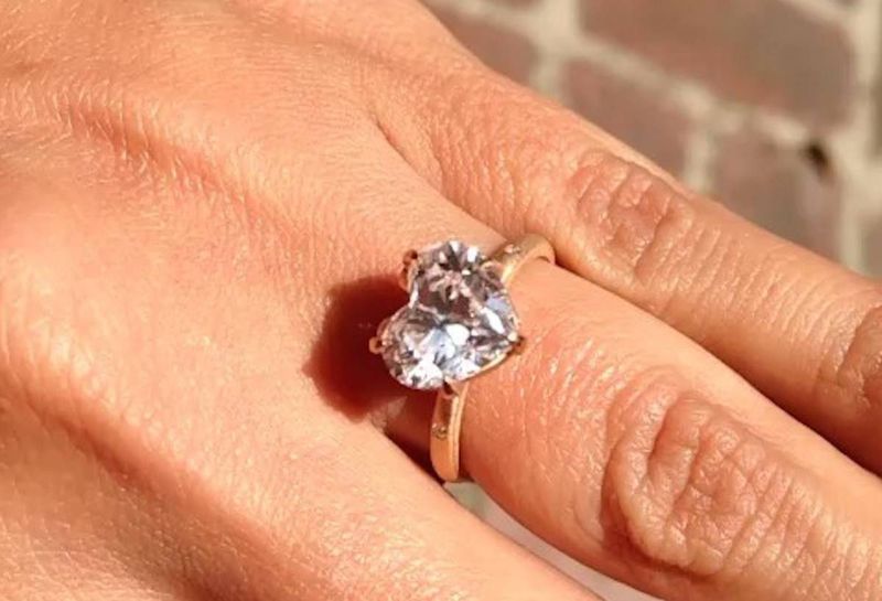 Victoria Beckham – pierścionek zaręczynowy – 19-karatowy brylant w kształcie serca