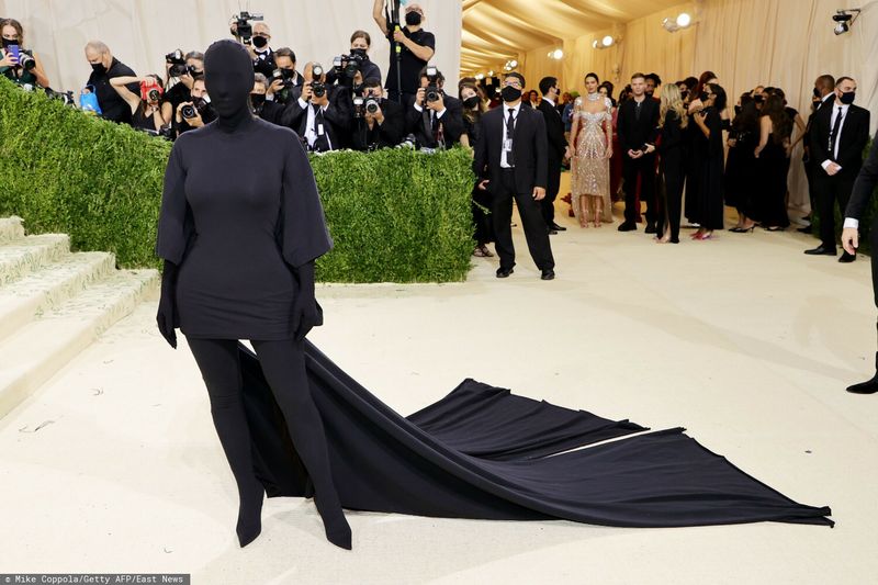 Kim Kardashian – MET Gala 2021, kreacja: Balenciaga