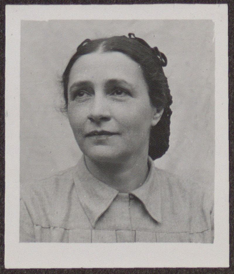 Irena Krzywicka; Wikipedia