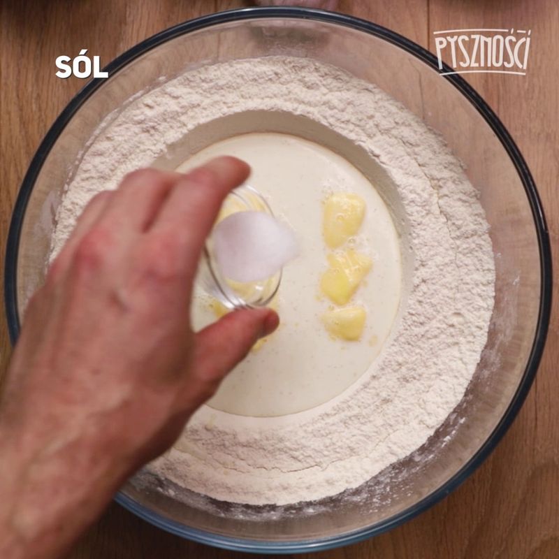 Ciasto drożdżowe Magdy Gessler zawsze wychodzi puszyste przez ten trik