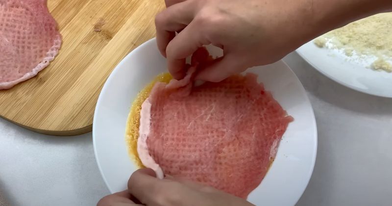 Kotlety schabowe- Pyszności; Foto kadr z materiału na kanale YouTube<br />Tłuste Gary