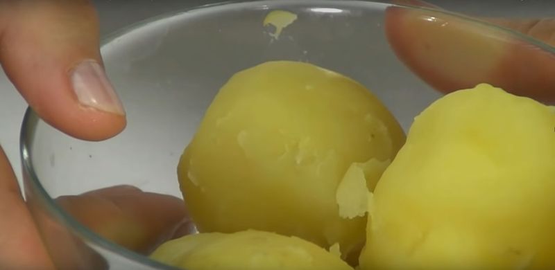 Ziemniaki majonez – Pyszności; Foto kadr z materiału na kanale YouTube Fundacja Źródła Życia
