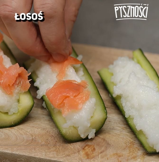 Sushi w formie łódeczek – Pyszności