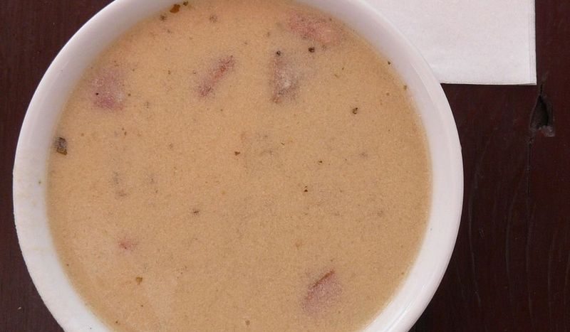Zalewajka to prosta, tradycyjna zupa – Pyszności; Fot. MOs810, CC BY-SA 3.0 <https://creativecommons.org/licenses/by-sa/3.0>, via Wikimedia Commons