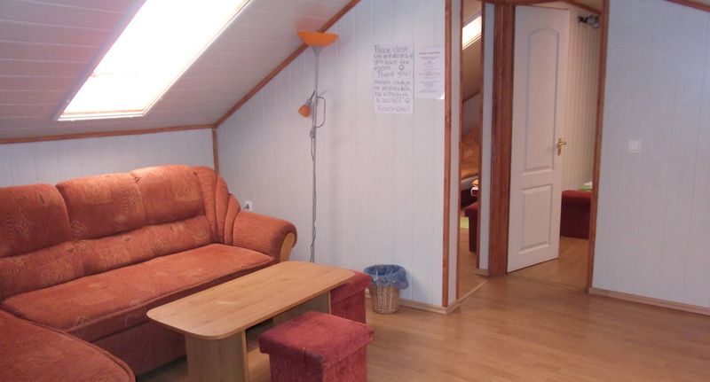 Turistický Apartman se sprchou pro 6 os. se 3 ložnicemi - Kiskastély Fogadó-Étterem Füzesgyarmat, foto 1