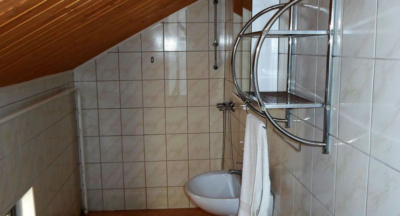 Pokoj s balkónem s koupelnou s manželskou postelí - Fenyő Vendégház Parádsasvár, foto 1