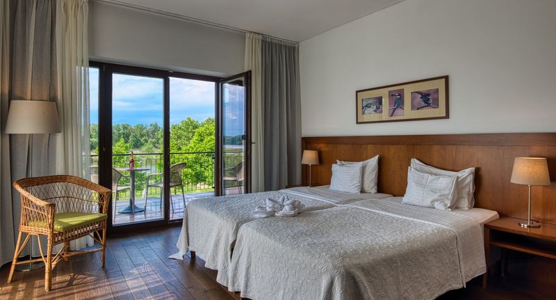 Superior Pokoj pro 2 os. s výhledem na jezero (s možností přistýlky) - Tisza Balneum Hotel Tiszafüred, foto 1