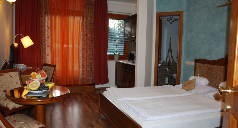 Studio Pokoj s manželskou postelí s výhledem do zahrady - Amira Boutique Hotel Hévíz Wellness & Spa, foto 1