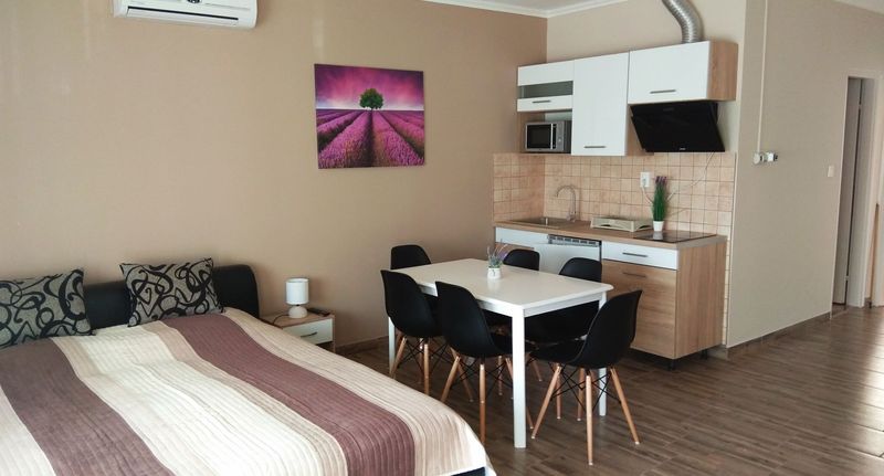 Rodinný Apartman pro 5 os. se 2 ložnicemi na poschodí - Álom Apartman Hajdúszoboszló, foto 1
