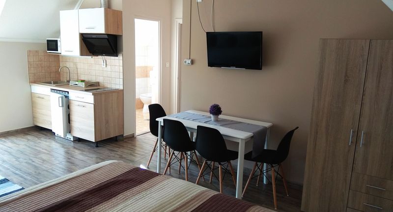 Apartman s balkónem pro 4 os. s 1 ložnicí na poschodí - Álom Apartman Hajdúszoboszló, foto 1