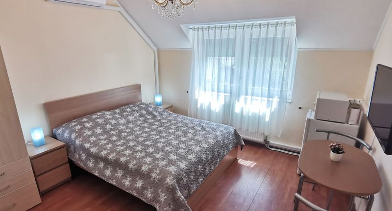 Komfort Junior Pokoj s manželskou postelí - Magic Holiday Vendégház Hajdúszoboszló, foto 1