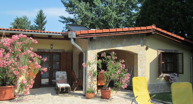 Classic Apartman pro 4 os. se 2 ložnicemi na přízemí (s možností přistýlky) - Mediterrán Apartmanház Szántód, foto 1