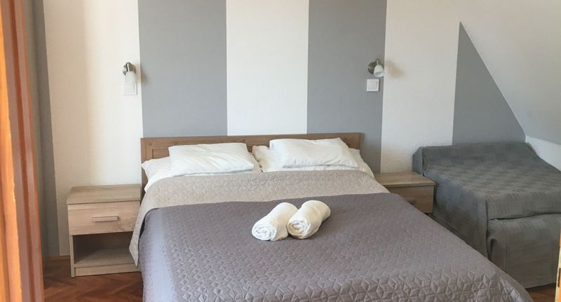 Apartman s balkónem pro 3 os. s 1 ložnicí na poschodí - Luna Apartmanház Hajdúszoboszló, foto 1