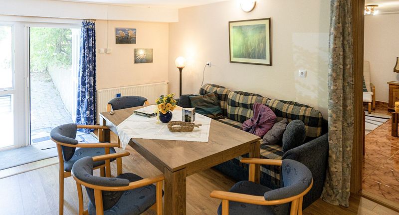 Apartman pro 4 os. s 1 ložnicí s výhledem do zahrady přízemní (s možností přistýlky) - Bacchus Vendégház Eger, foto 1