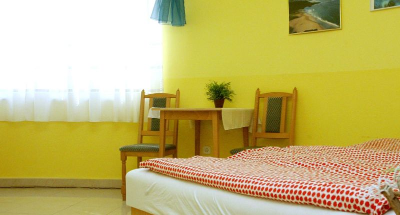 Suita pro 6 os. se 3 ložnicemi s výhledem do zahrady na přízemí (s možností přistýlky) - Pihenés Háza Relax Apartman Gyenesdiás, foto 1