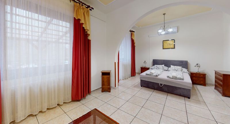 Apartman s balkónem s manželskou postelí s 1 ložnicí (s možností přistýlky) - Herczeg Apartmanház Miskolctapolca, foto 1
