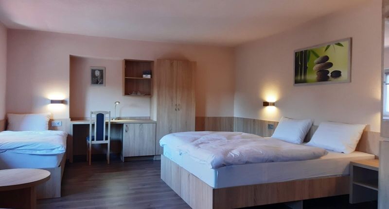 Rodinný Apartman pro 4 os. s 1 ložnicí na poschodí (s možností přistýlky) - Katalin Motel Berettyóújfalu, foto 1