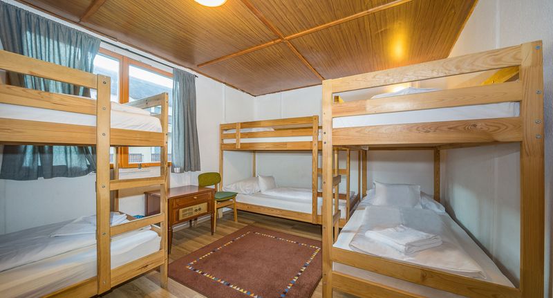 Turistický Junior Pokoj pro 8 os. - Lipicai Ifjúsági Szálló Szilvásvárad, foto 1