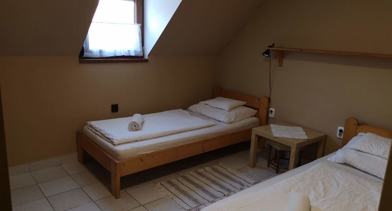 Pokoj pro 2 os. v podkroví - Székely Vendégház Esztergom, foto 1