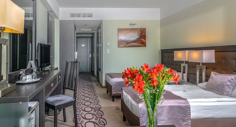 Standard Pokoj pro 2 os. na poschodí - Gunaras Resort Spa Hotel Dombóvár, foto 1